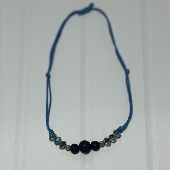 Adjustable Lava Rock Beaded Bracelet EUC - Picture 2 of 3